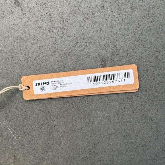 Skims NWT Femme Lace Demi Corset Size S Color Sienna (Nude) - Picture 4 of 5